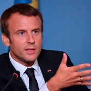 L'Europa deve ridurre la sua dipendenza dagli Stati Uniti: presidente francese Macron