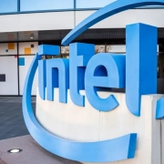 Il titolo Intel ottiene un aggiornamento. I fondamentali potrebbero aver toccato il fondo, afferma l'analista.