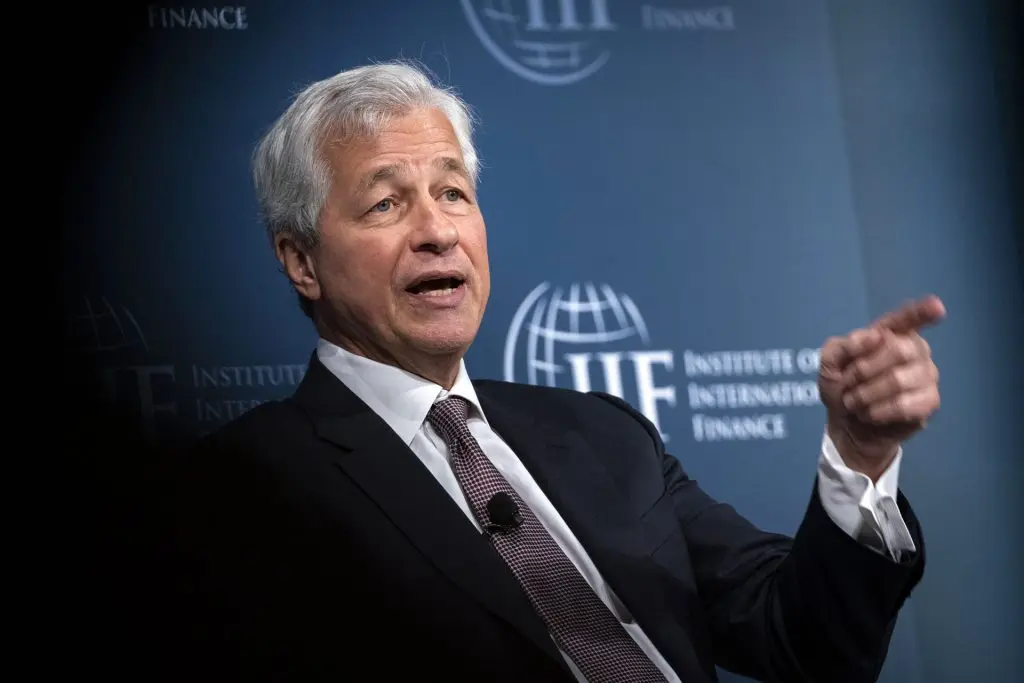 Il CEO di JP Morgan afferma che la crisi bancaria aumenta le probabilità di recessione