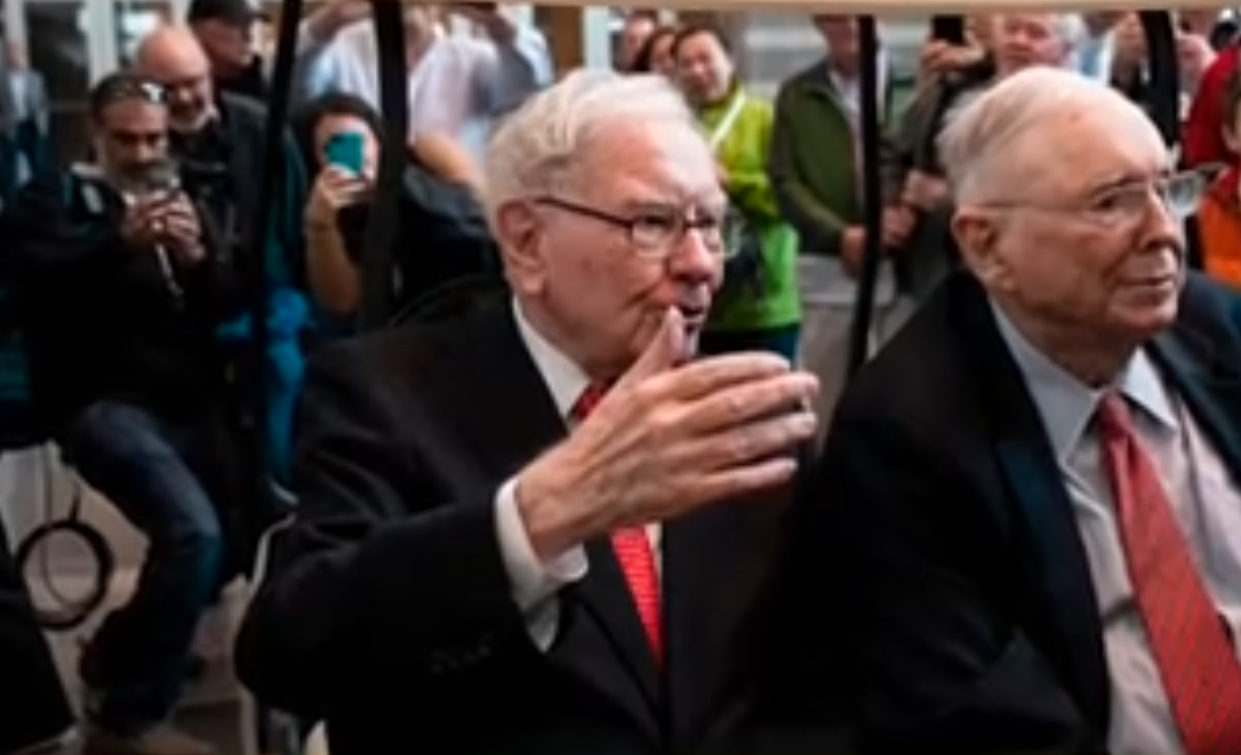 Warren Buffett vende quote in due banche, investe in Capital One