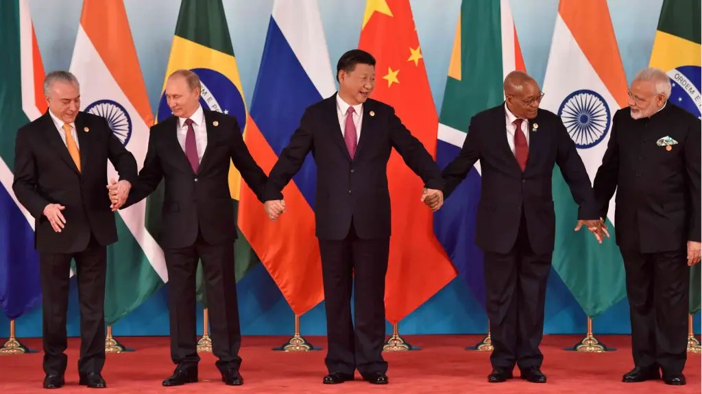 L'appello dei BRICS ai paesi insoddisfatti sta crescendo, afferma l'ex dirigente della Banca Mondiale