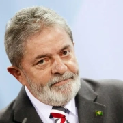 BRICS: Il presidente del Brasile, Lula, suggerisce una valuta di scambio diversa dal dollaro statunitense