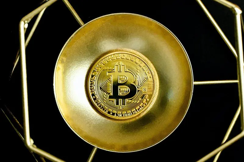 Prenderà Bitcoin lo status di valuta di riserva in seguito alla de-dolarizzazione?