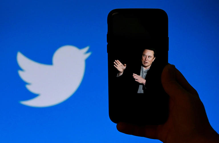 Elon Musk avverte su Twitter: "Scarsità di liquidità"