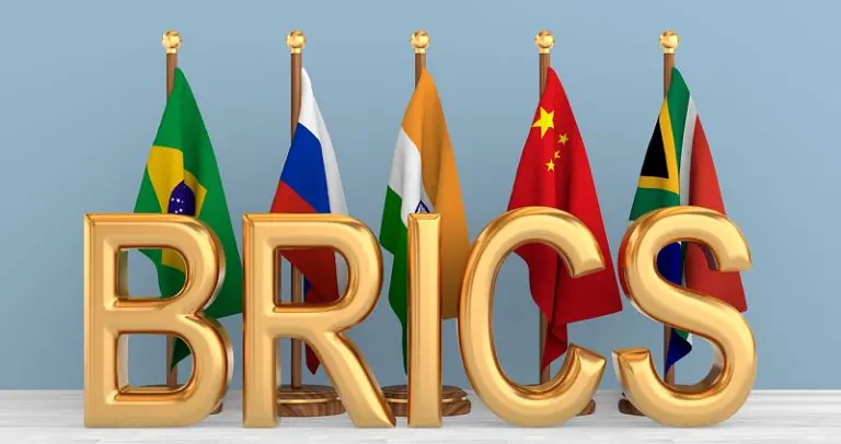 La valuta dei BRICS incontra ostacoli un mese prima del summit