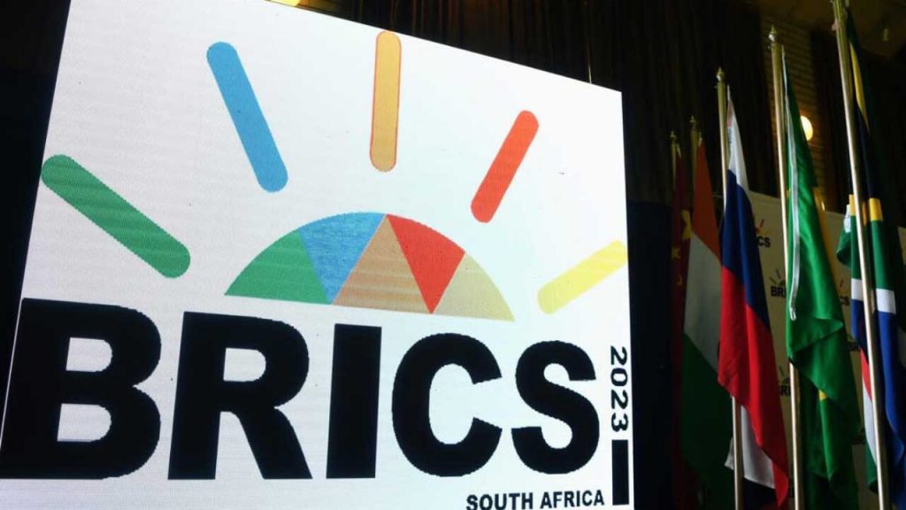 BRICS: Il Sudafrica afferma di allinearsi con la Cina sull'espansione