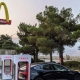 La sorprendente collaborazione di Tesla con McDonald's svela "Cyber Spoons" in Cina