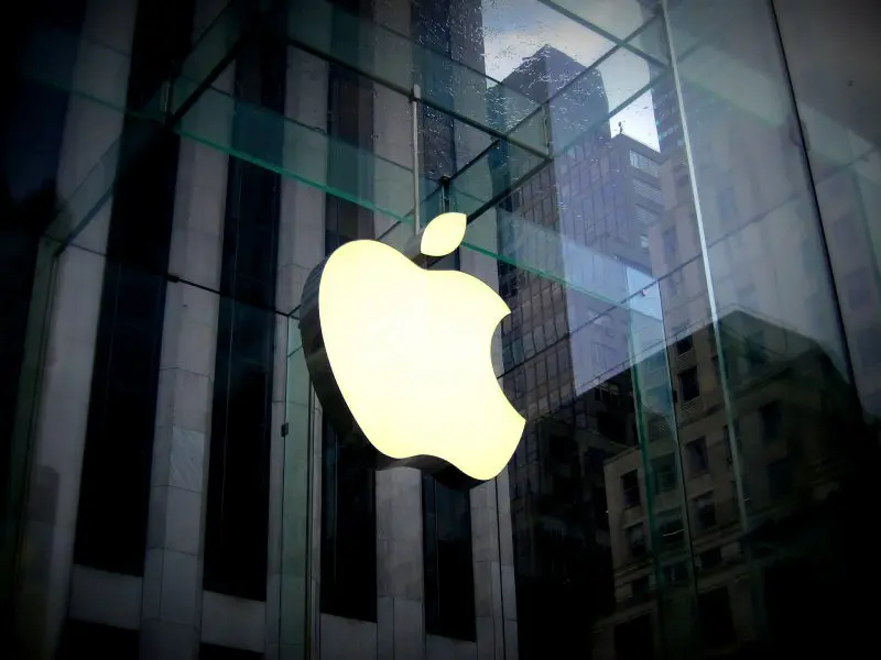 Apple ha esplorato la possibilità di un trading di azioni integrato su iPhone