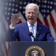 Biden chiederà al Congresso 100 miliardi di dollari in aiuti per l'Ucraina e Israele