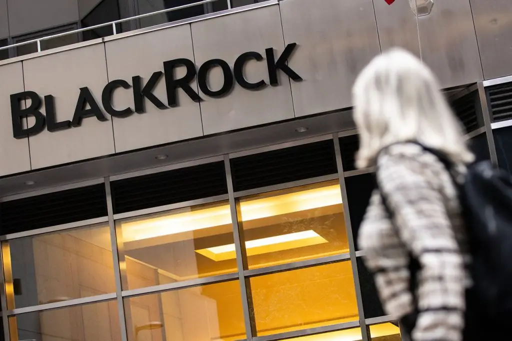 BlackRock: La richiesta di un ETF di Bitcoin fisico è ancora in fase di revisione da parte della SEC