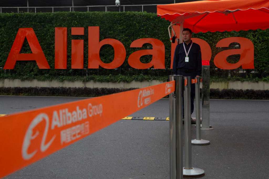 Alibaba ha un crollo di 20 miliardi di dollari a causa delle tensioni nella guerra dei chip, che spingono a una riconsiderazione della strategia aziendale