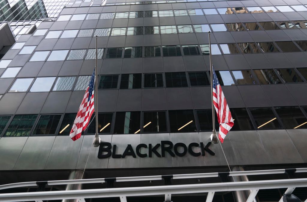 Le scommesse del mercato sui tagli ai tassi della Fed nel 2024 sono 'eccessive', afferma lo stratega di BlackRock