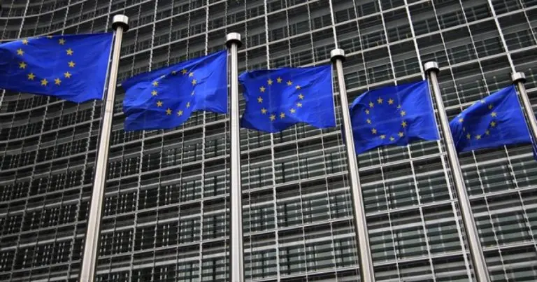 L'Unione Europea raggiunge un accordo provvisorio su regolamentazioni più rigorose per le aziende criptovalutarie