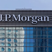 Crypto gigante Tether sotto attacco da JPMorgan, la banca avverte