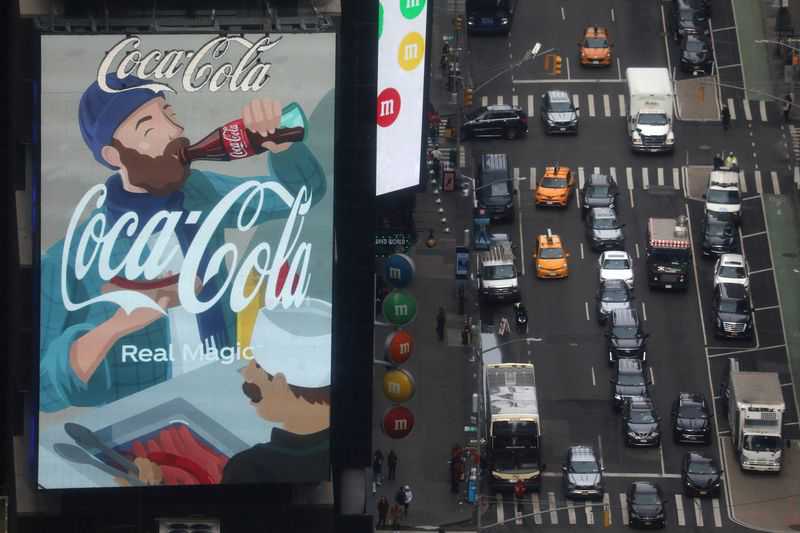 Il fatturato di Coca-Cola supera le stime grazie a una domanda robusta e prezzi più elevati