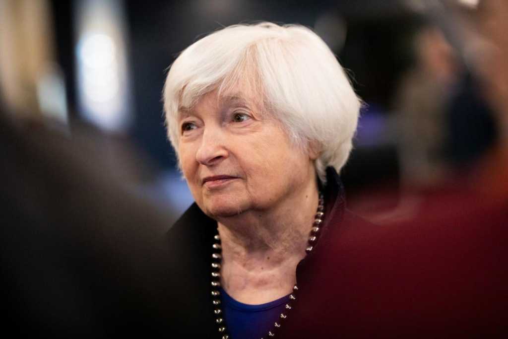 Yellen menziona il rafforzamento delle politiche monetarie come rischio nel quadro globale