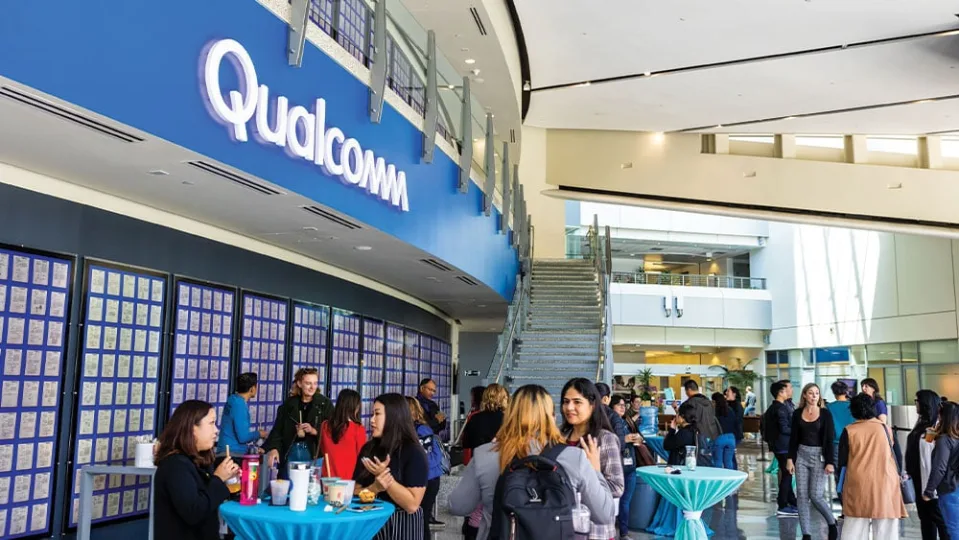 Il titolo di Qualcomm scende mentre gli investitori si preoccupano delle vendite di smartphone