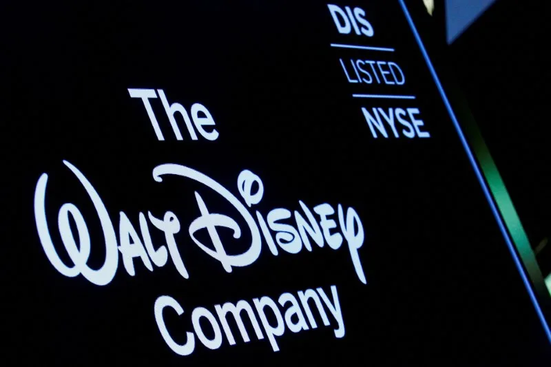 Disney batte le previsioni sugli utili, aumenta il dividendo mentre le perdite nello streaming si riducono