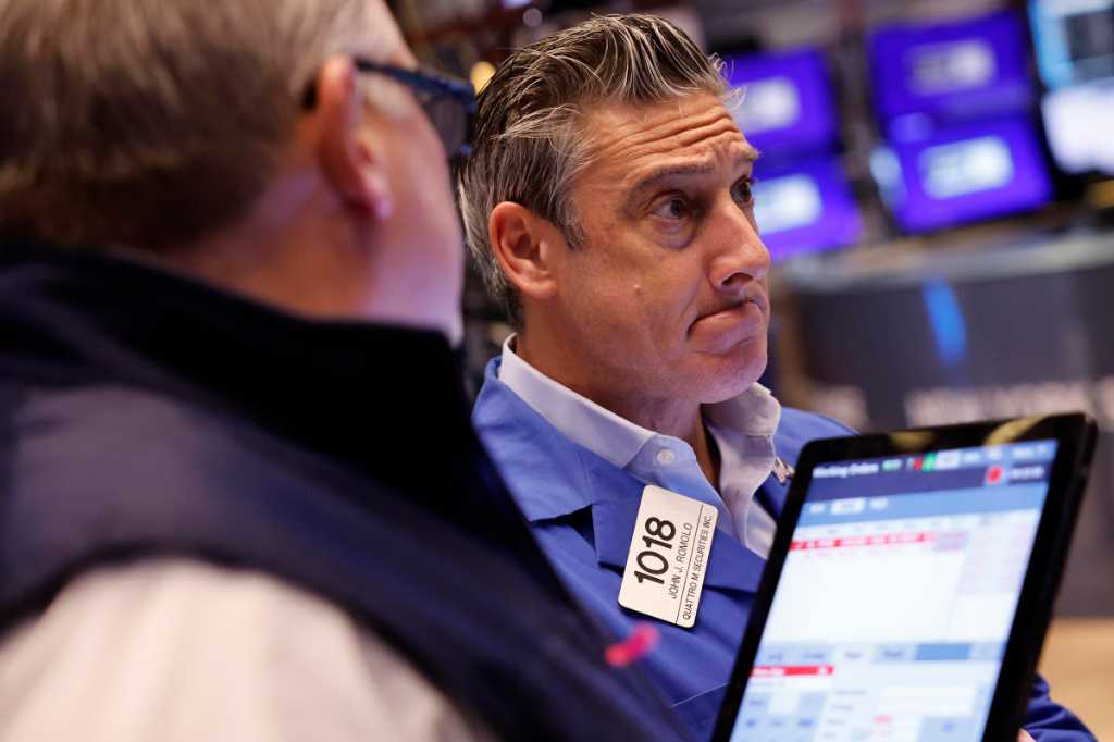 Mercato azionario oggi: l'S&P 500 raggiunge un nuovo record, il Dow salta di oltre 475 punti