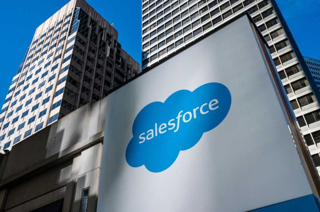 Salesforce crolla con la prima previsione di crescita delle vendite a cifra singola