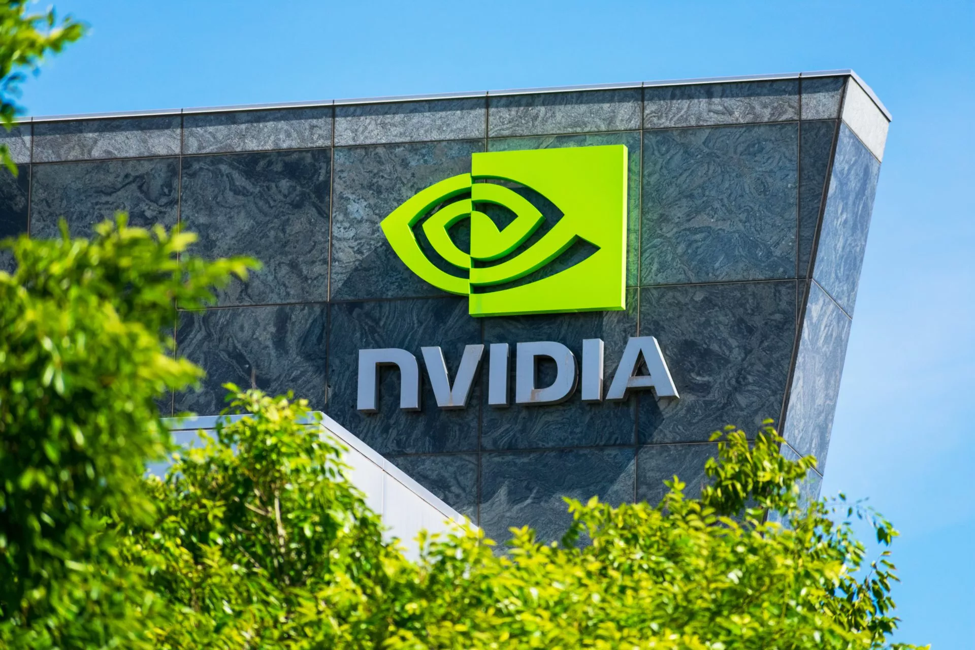 NVIDIA balza del 6% dopo i risultati trimestrali – I token AI reagiscono appena