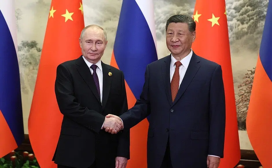 BRICS: Cina e Russia rivelano di aver abbandonato con successo il dollaro statunitense