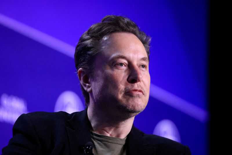 Musk avverte che bandirà i dispositivi Apple se OpenAI sarà integrato a livello di sistema operativo