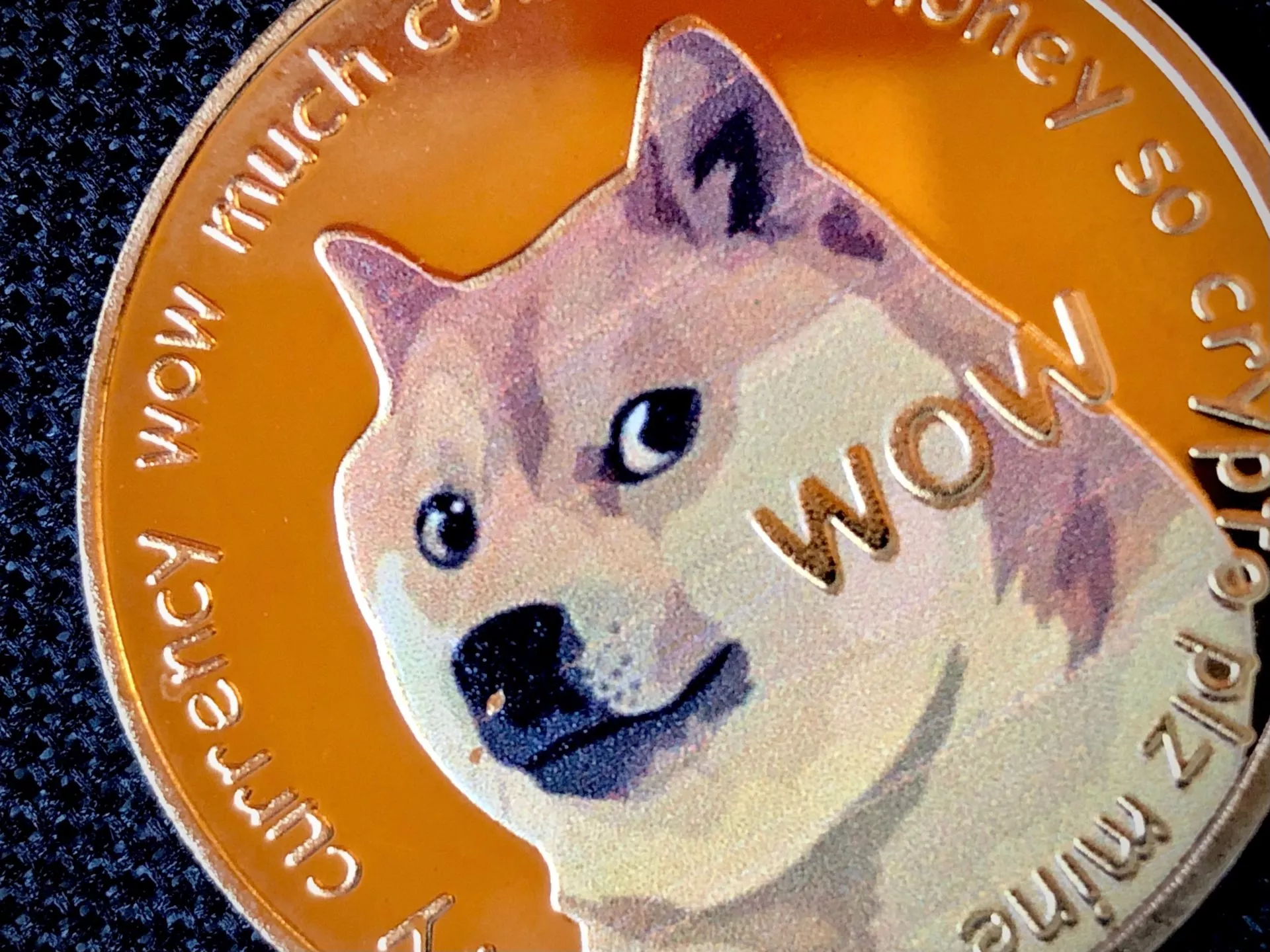 Analista crypto: Dogecoin potrebbe presto valere 1 dollaro