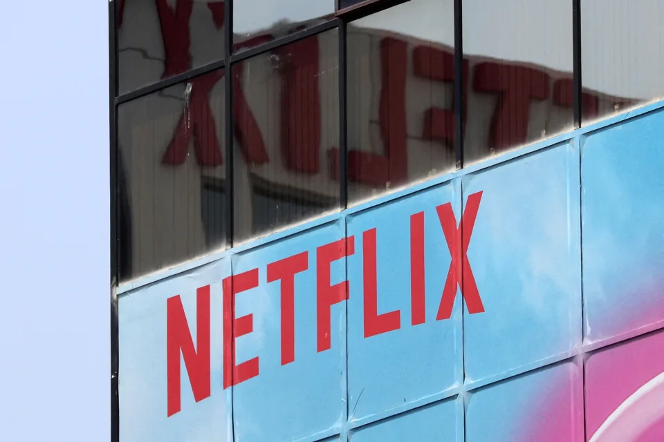 Netflix sta eliminando il suo piano senza pubblicità più economico