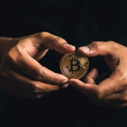 I bitcoiner ora sono 'estremamente ansiosi' mentre gli ETF perdono 168 milioni di dollari